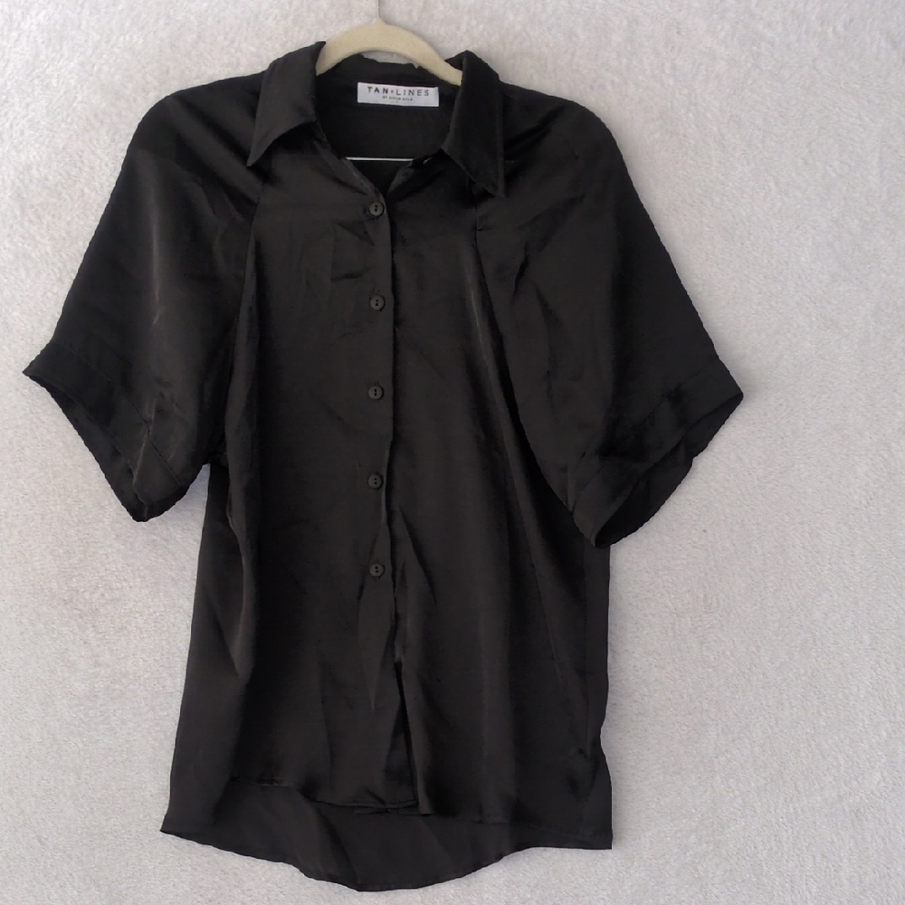 Tan + Lines Sivan Ayla Womens Black Satin Button Down Shirt Size S‎